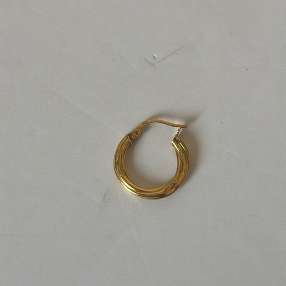 10k gold earring